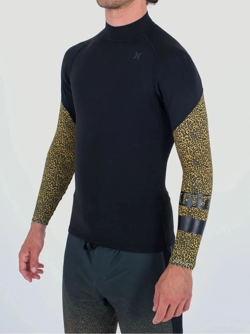 Hurley Air Toledo 1mm Neoprene Long Sleeve Surf Half Top Sz Small Black Cheetah